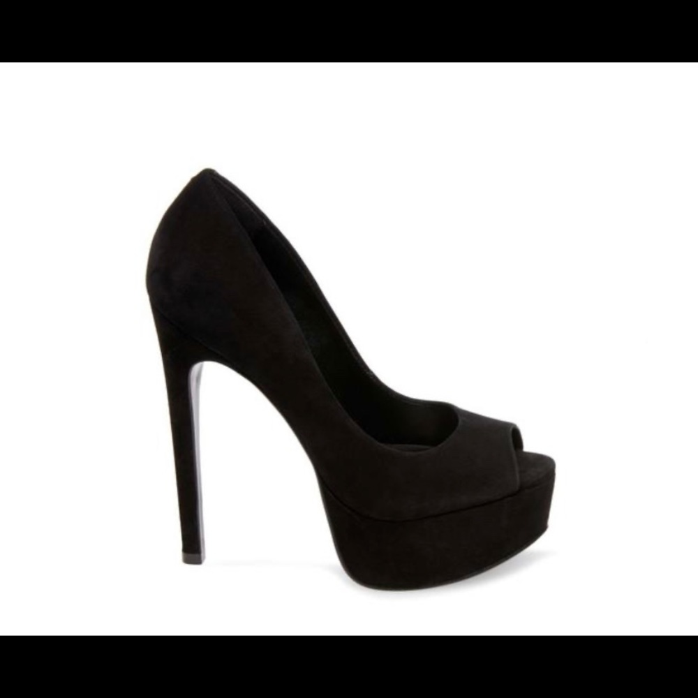 ALL BLACK STEVE MADDEN SHOES ..